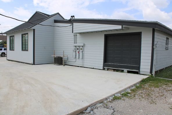 470 S 4th St, Beaumont, TX 77701
